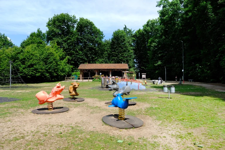 giochi cavalcabili a molla per bambini