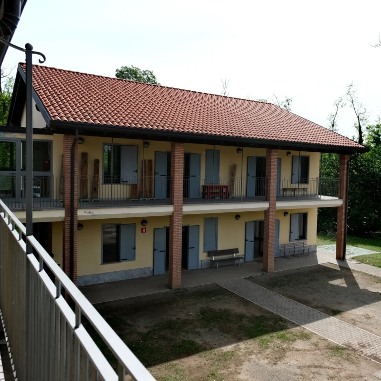 Veduta interna del cortile della Cascinetta
